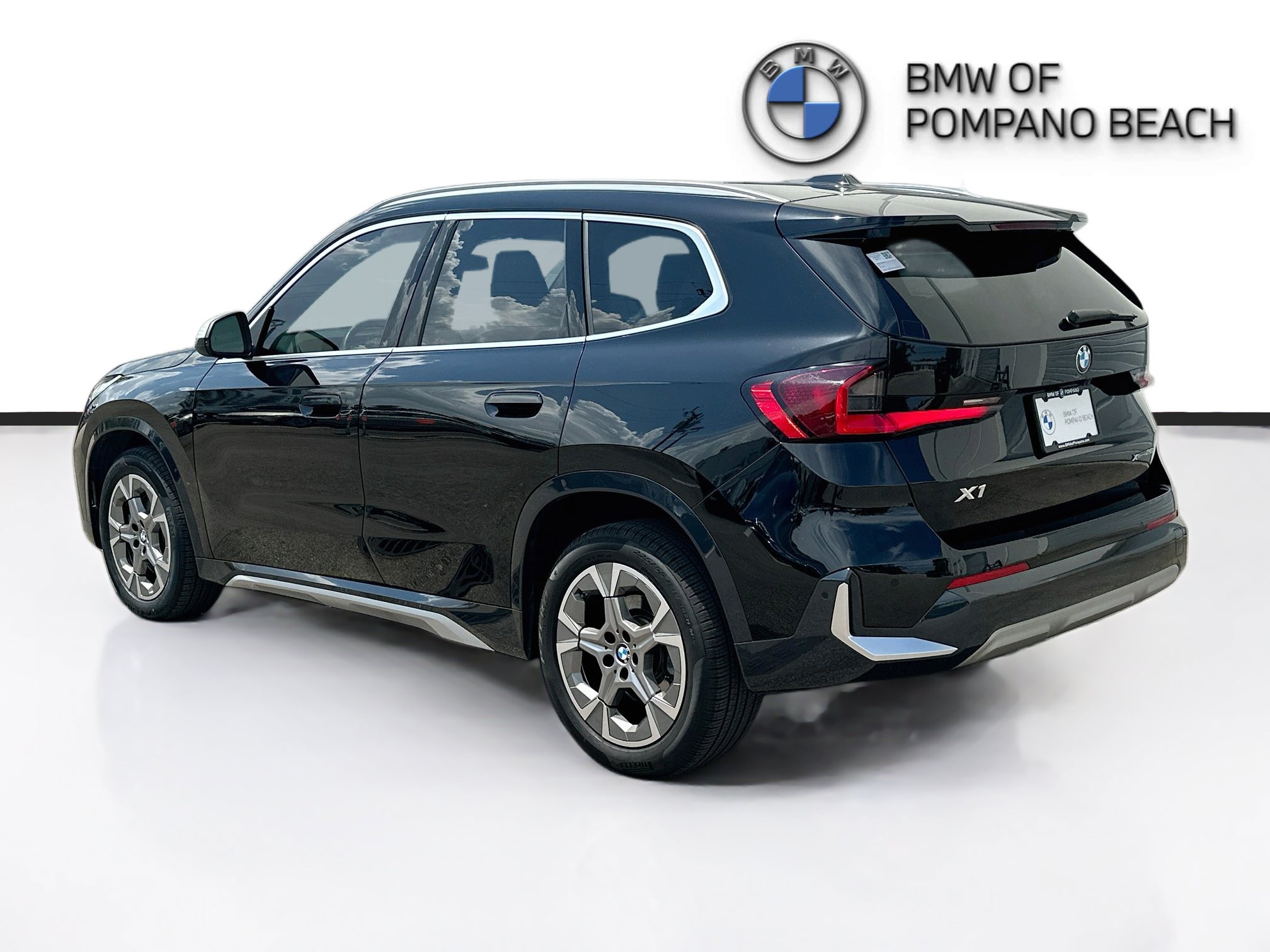 Used 2024 BMW X1 xDrive28i w/ Convenience Package AWD/4WD image 5