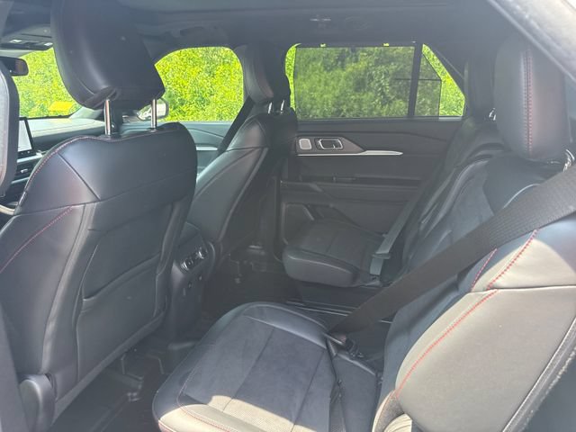 Used 2025 Ford Explorer ST AWD/4WD image 14