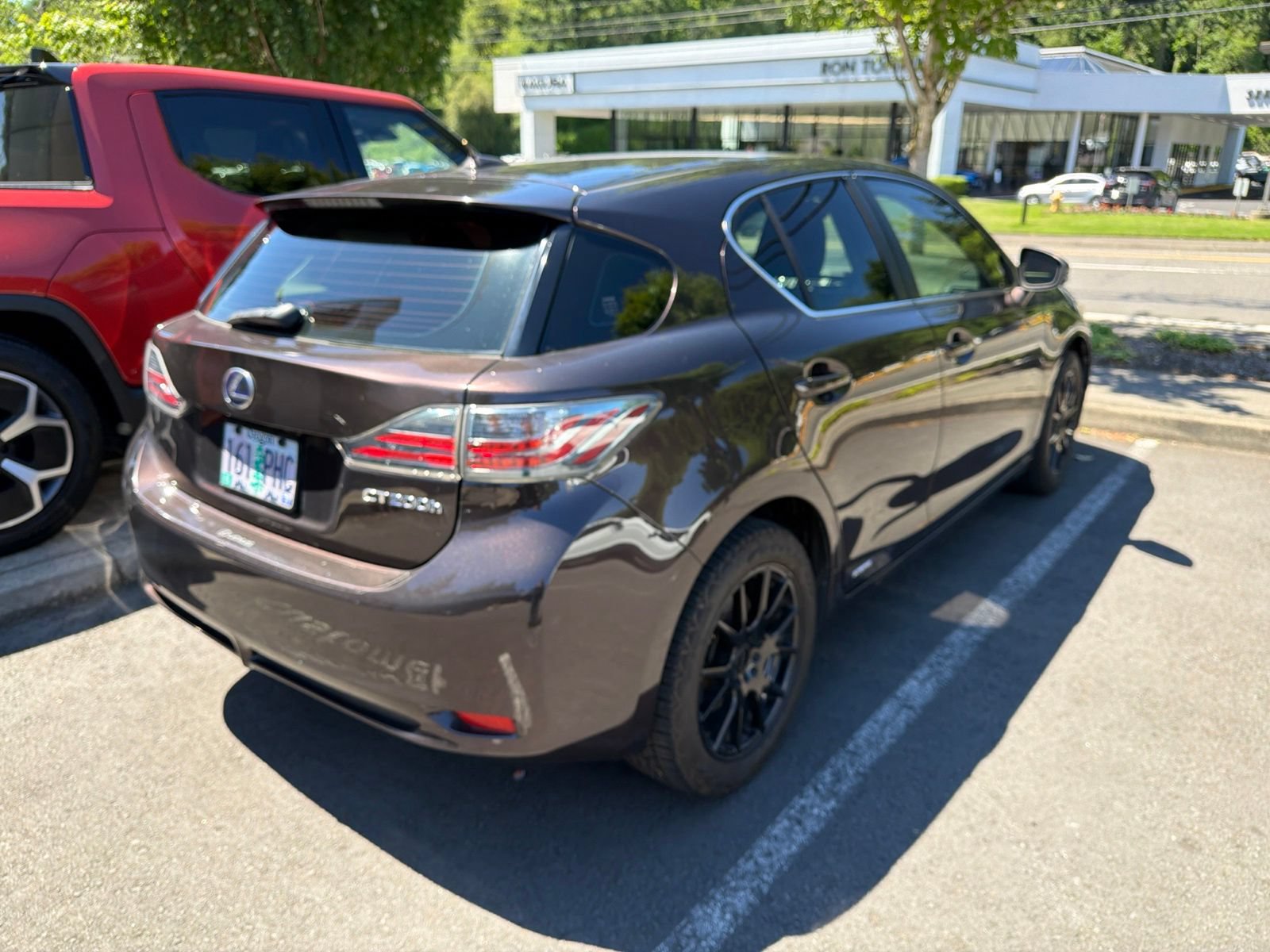 Used 2011 Lexus CT 200h Premium w/ Leather Pkg FWD image 8