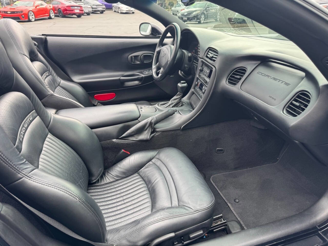 Used 2001 Chevrolet Corvette Convertible w/ Preferred Equipment Group2 image 12