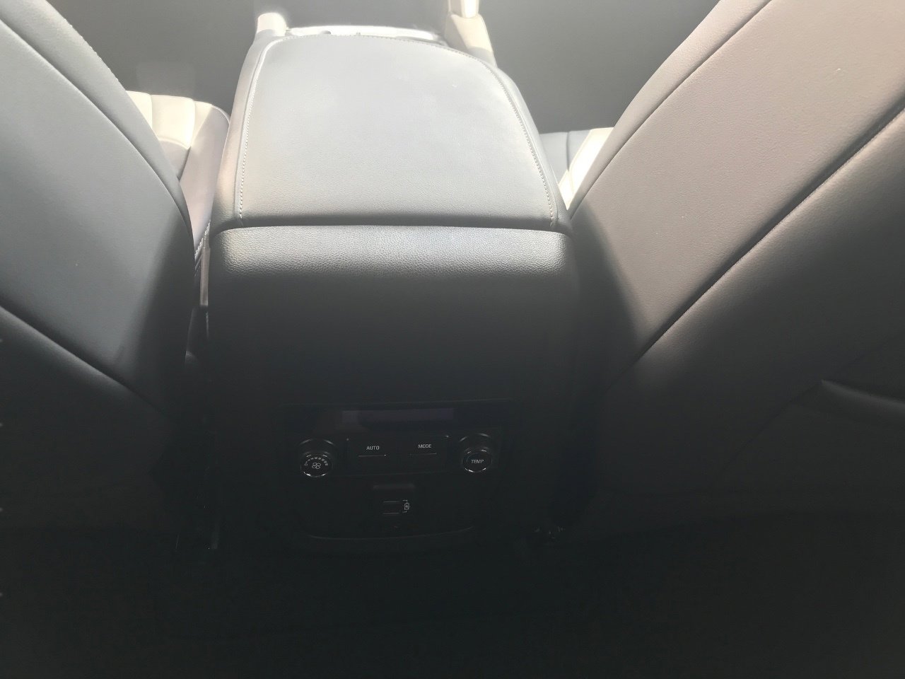 Used 2023 Buick Enclave Essence image 16