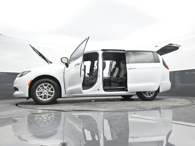 New 2025 Chrysler Voyager LX FWD image 67