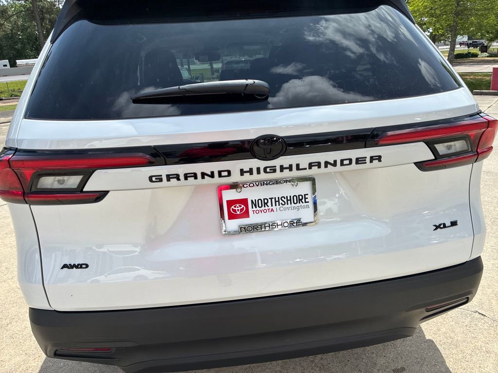 New 2026 Toyota Grand Highlander XLE image 6