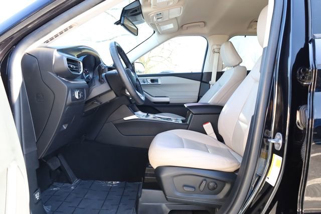 Used 2022 Ford Explorer Limited image 13
