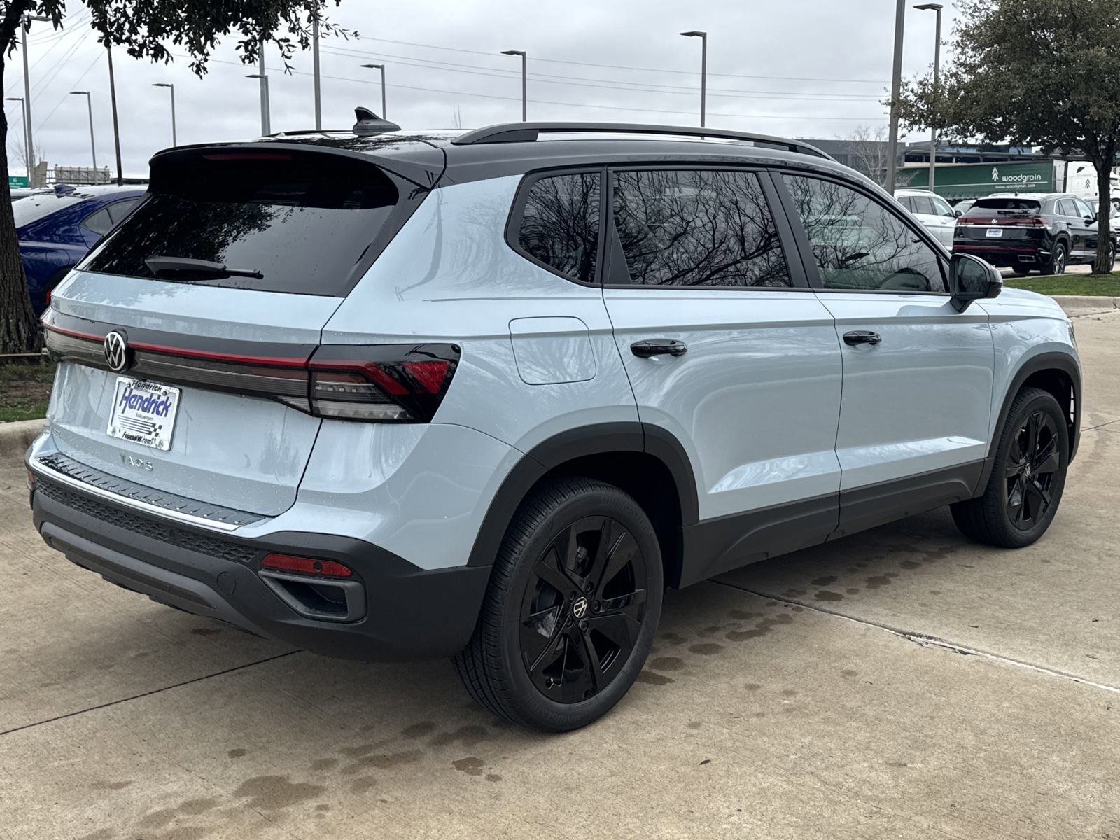 Used 2025 Volkswagen Taos SE image 37