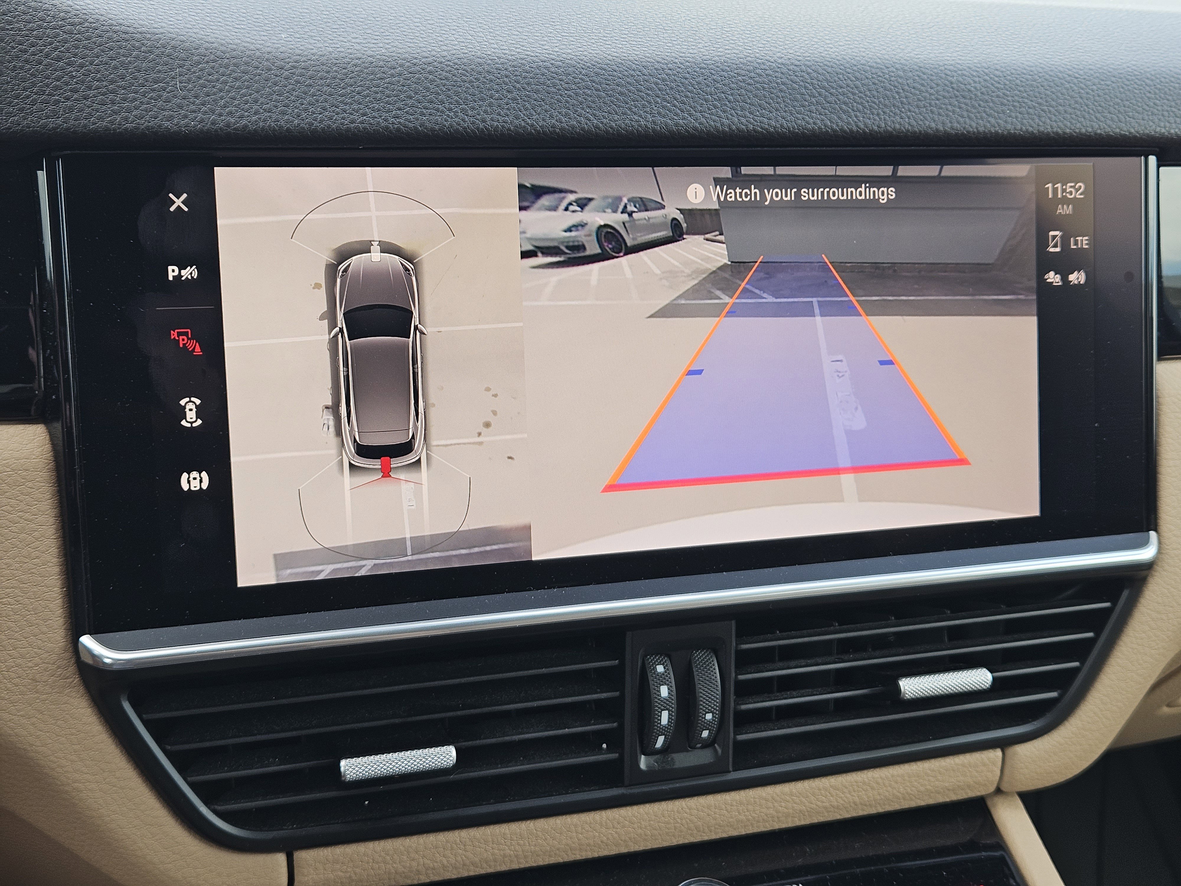 Certified 2022 Porsche Cayenne AWD/4WD image 18