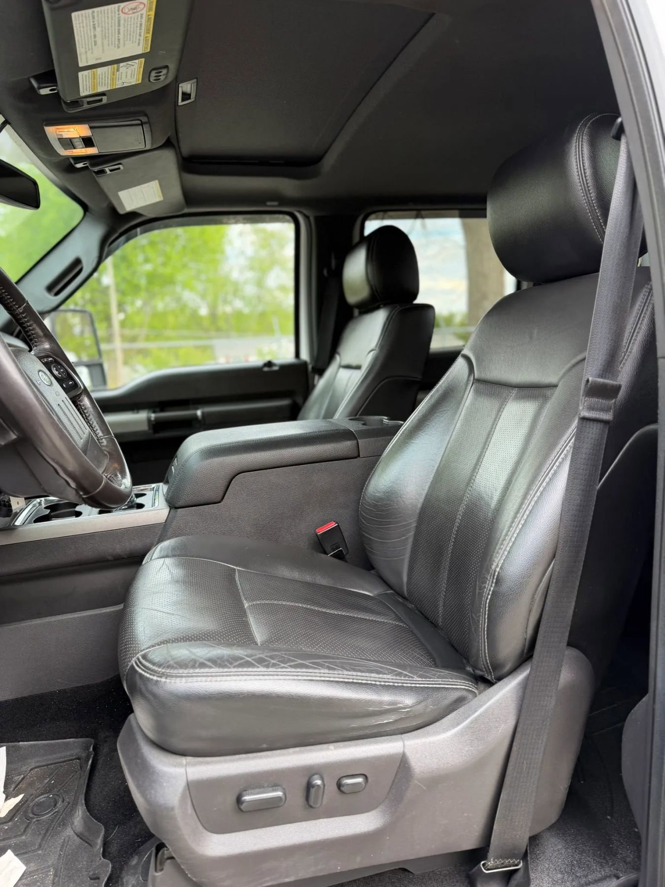 Used 2016 Ford F250 Lariat w/ Lariat Ultimate Package AWD/4WD image 11
