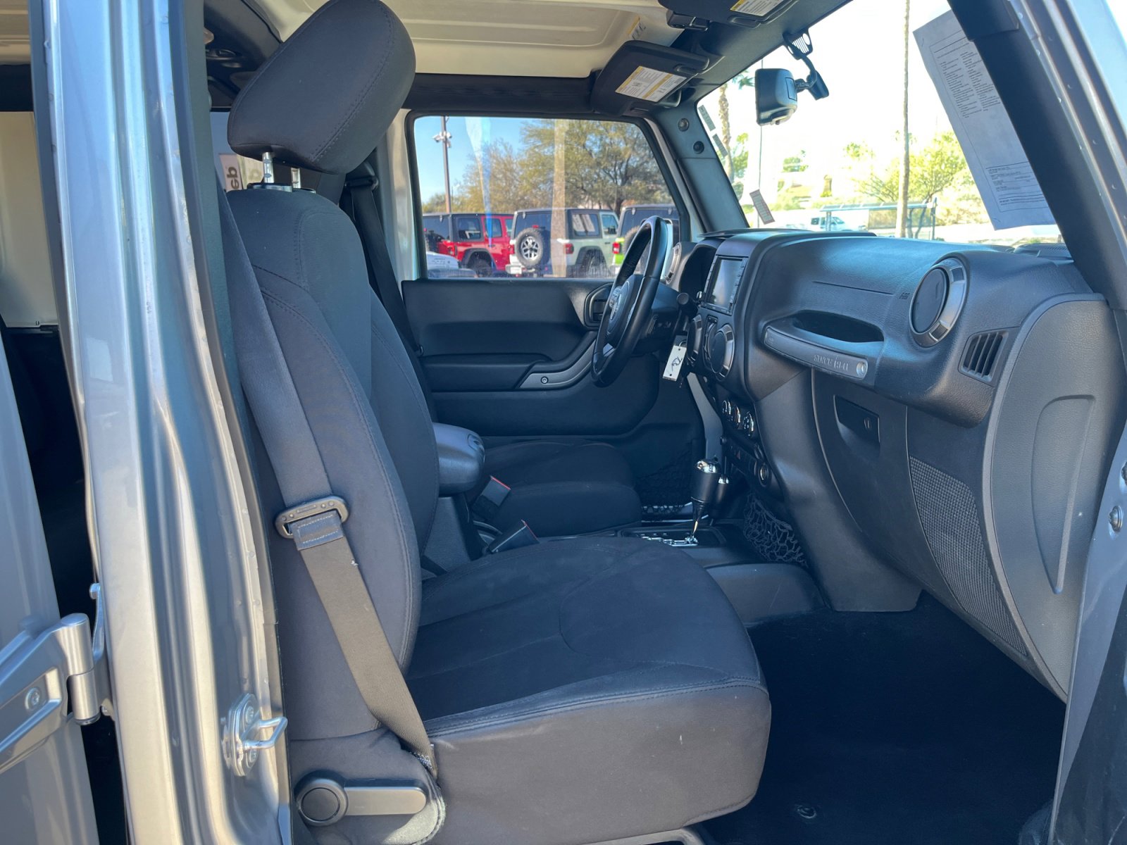 Used 2018 Jeep Wrangler Unlimited Sport S image 19
