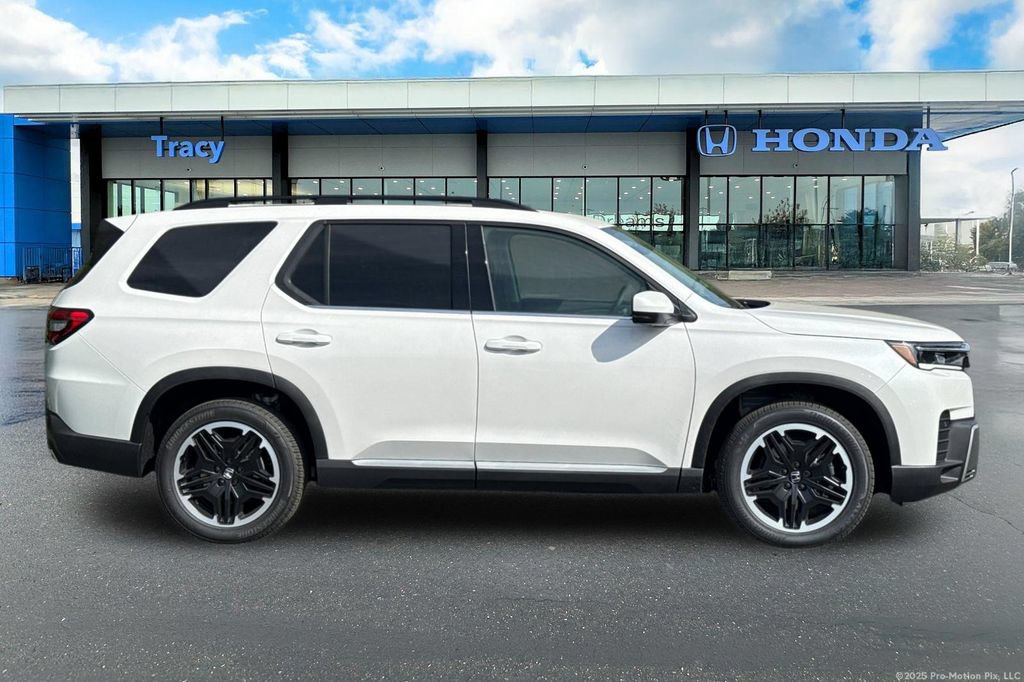 Used 2026 Honda Pilot image 4