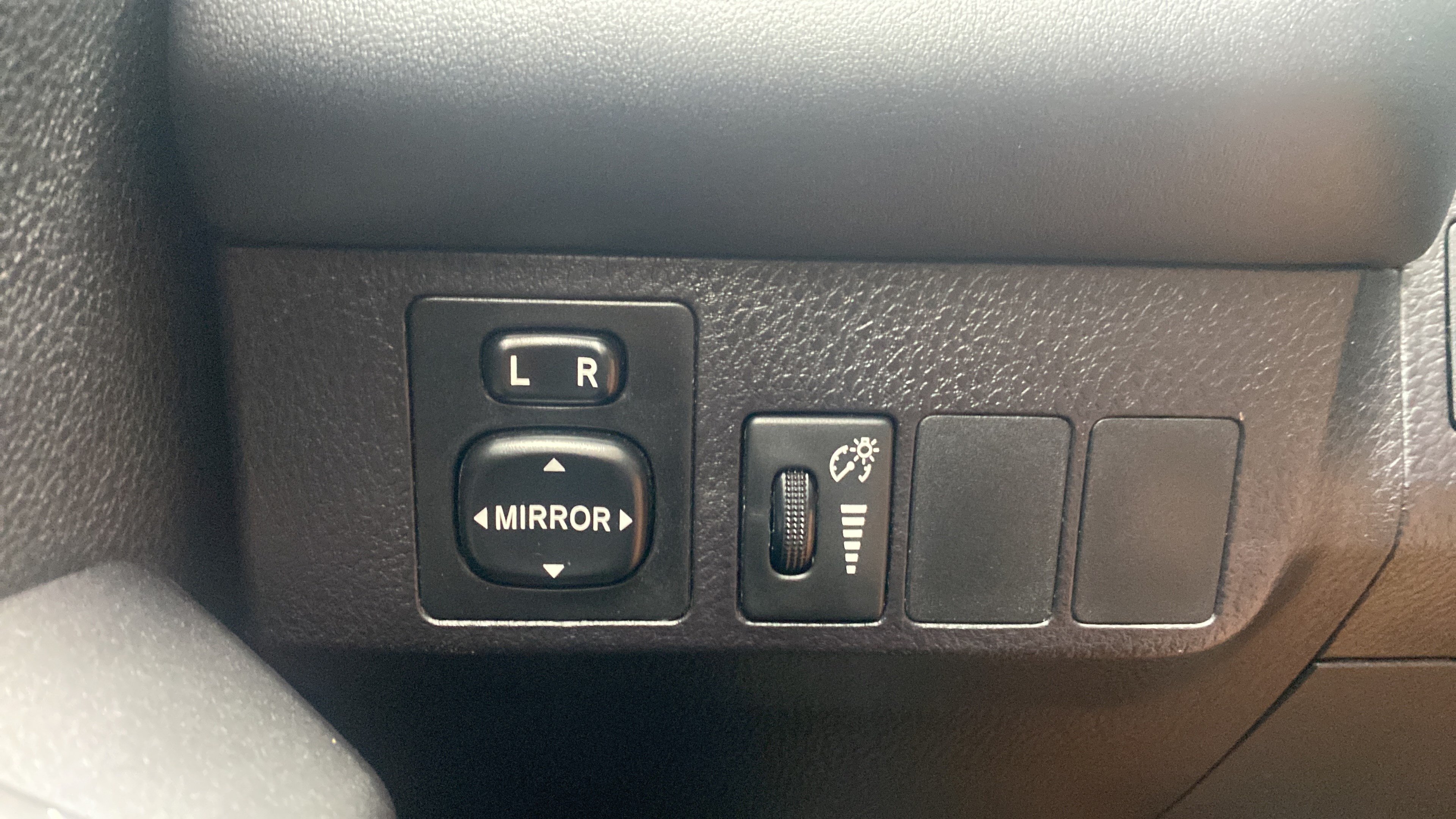 Used 2016 Toyota RAV4 XLE FWD image 19