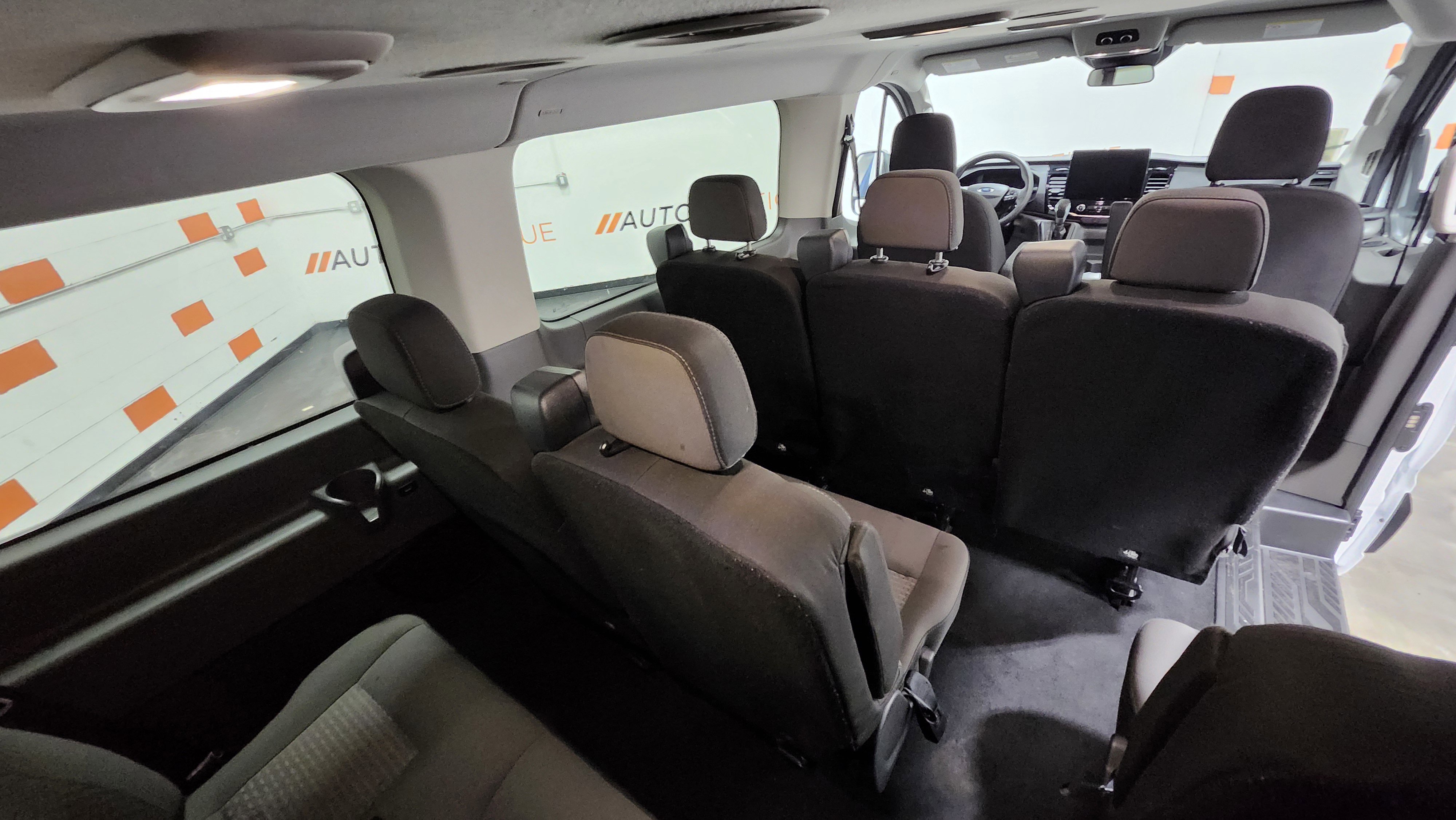 Used 2023 Ford Transit 350 XLT image 23