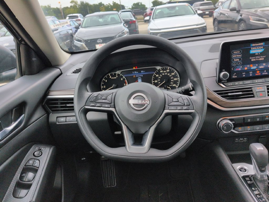 Used 2025 Nissan Altima 2.5 SV FWD image 22