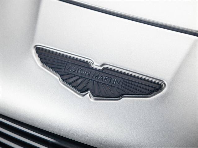 Used 2025 Aston Martin Vanquish RWD image 36