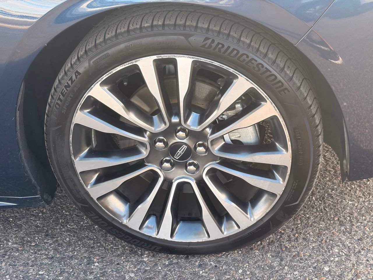 Used 2017 Lincoln Continental Select FWD image 11