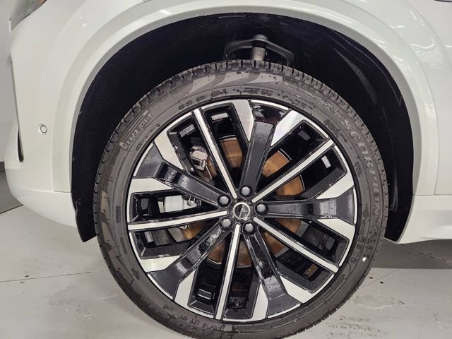 New 2026 Volvo XC90 T8 Plus w/ Protection Package Premier AWD/4WD image 7
