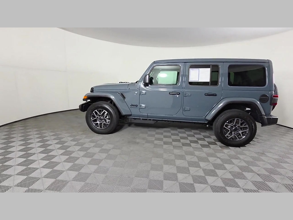 Used 2026 Jeep Wrangler Unlimited Sahara AWD/4WD image 45