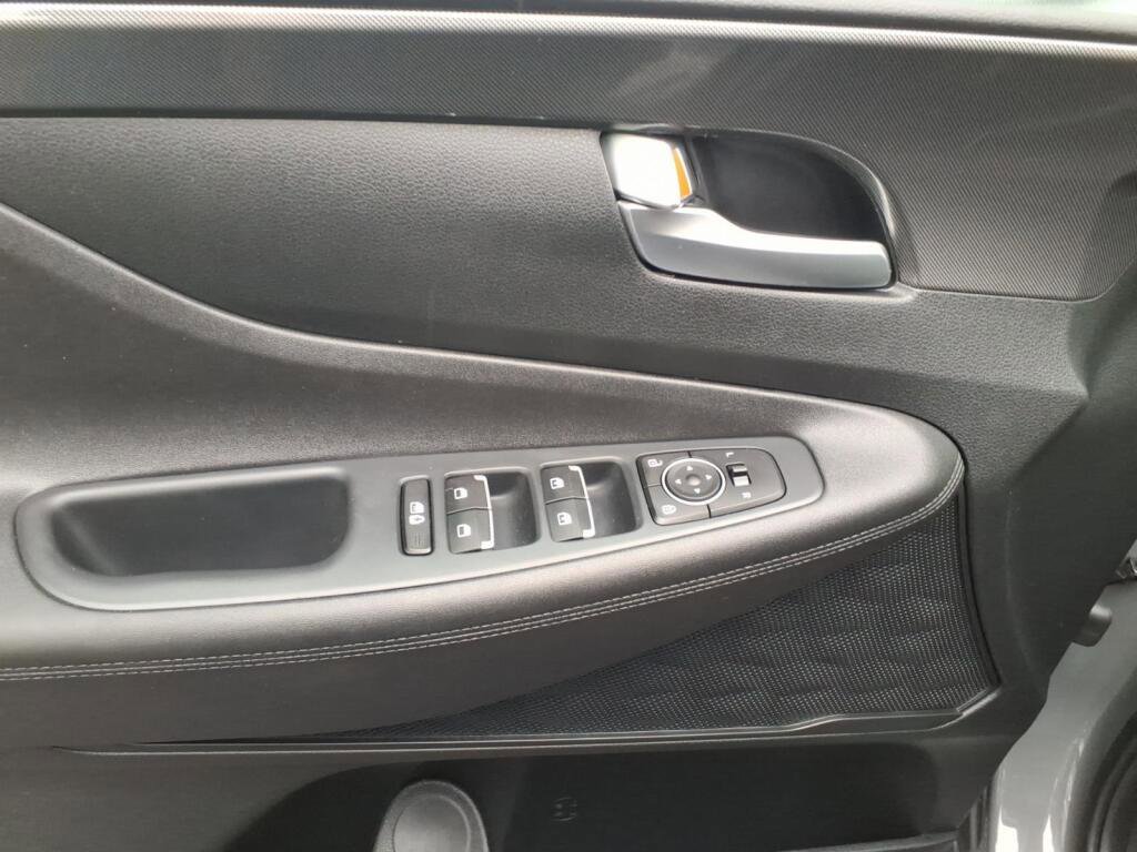 Used 2023 Hyundai Santa Fe SEL image 13