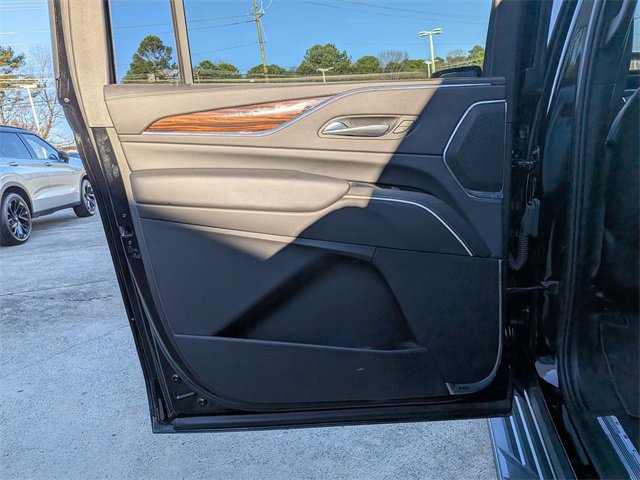 Used 2022 Cadillac Escalade ESV Luxury image 25