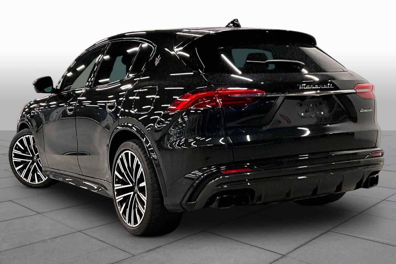 Used 2023 Maserati Grecale Trofeo AWD/4WD image 12