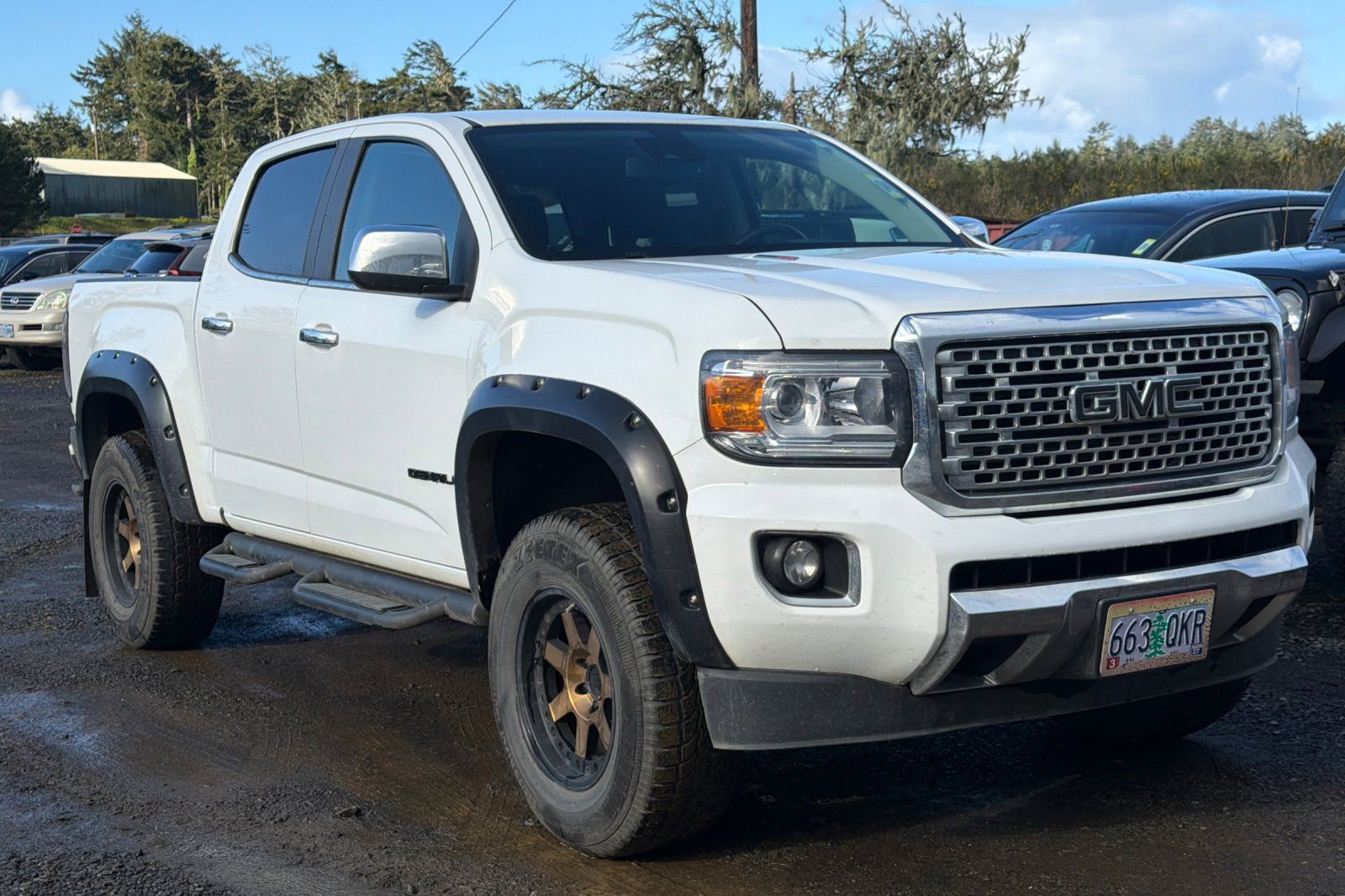 Used 2018 GMC Canyon Denali image 2
