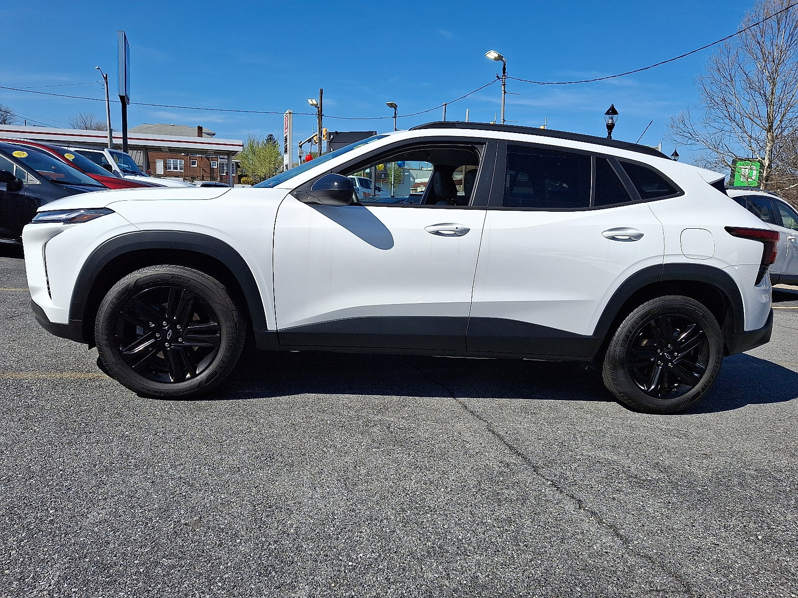 Used 2024 Chevrolet Trax ACTIV w/ Driver Confidence Package FWD image 2