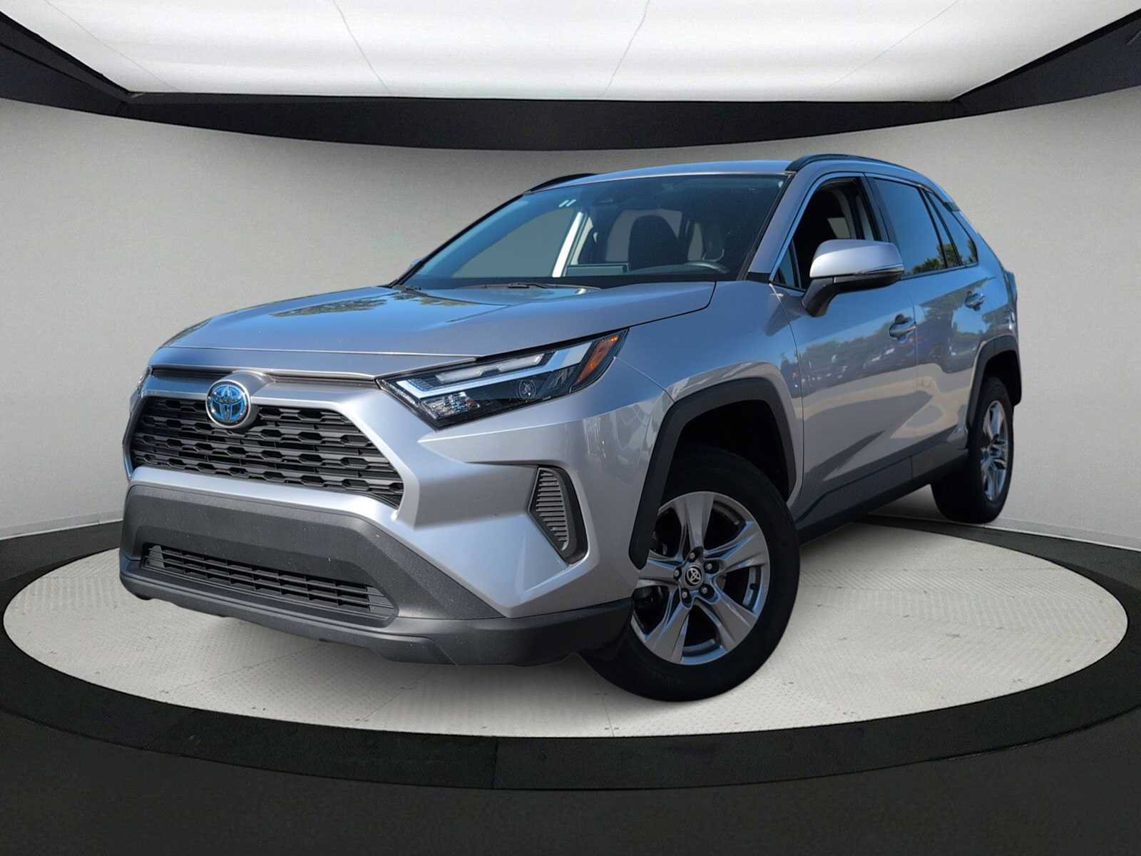 Used 2024 Toyota RAV4 LE AWD/4WD video 1