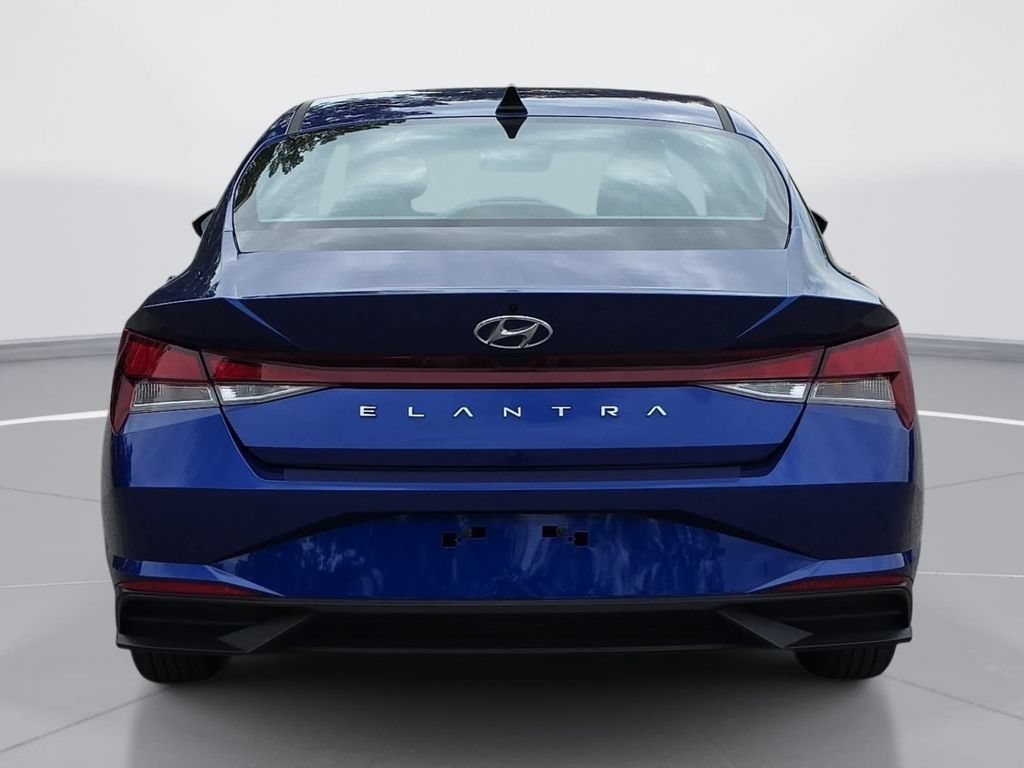 Used 2023 Hyundai Elantra SE FWD image 5