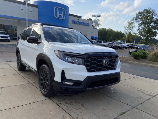 Used 2023 Honda Passport TrailSport image 2
