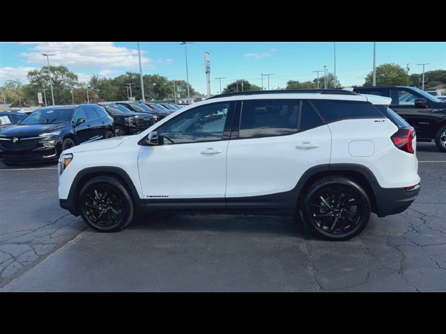 Certified 2023 GMC Terrain SLT w/ Elevation Edition FWD image 6