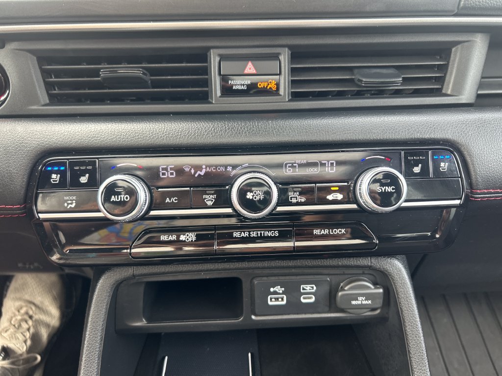 Used 2025 Honda Pilot Black Edition image 28