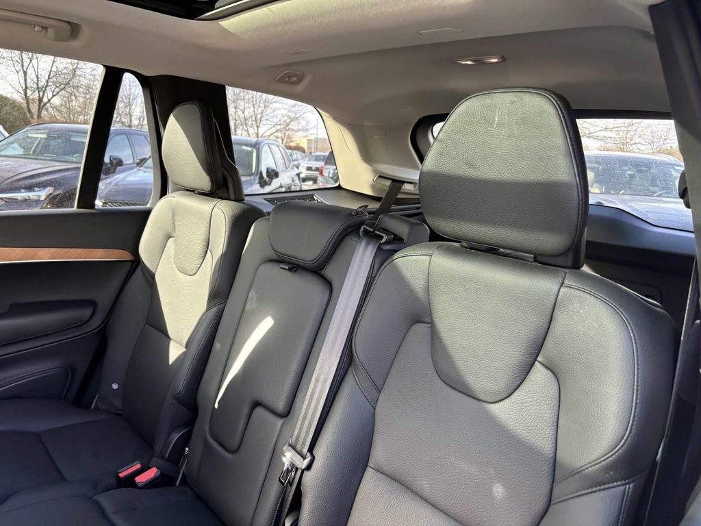Used 2024 Volvo XC90 B6 Plus image 26