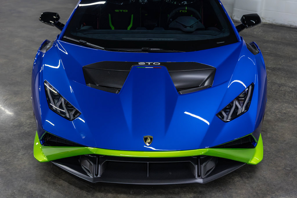 Used 2022 Lamborghini Huracan STO RWD image 31