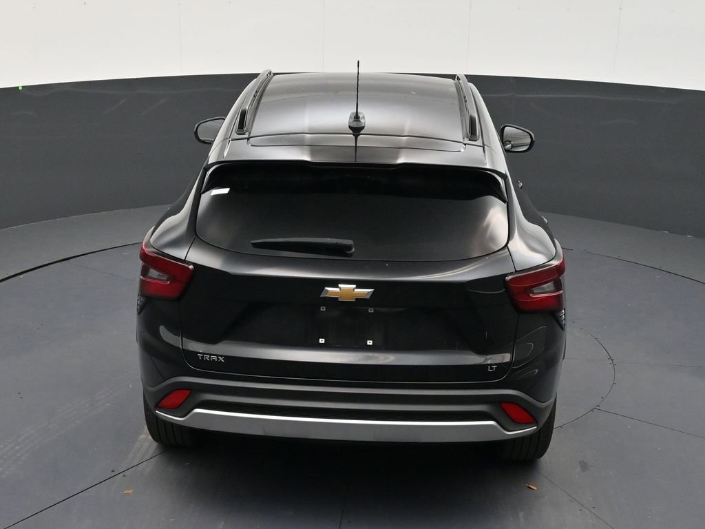 Used 2025 Chevrolet Trax LT FWD image 15