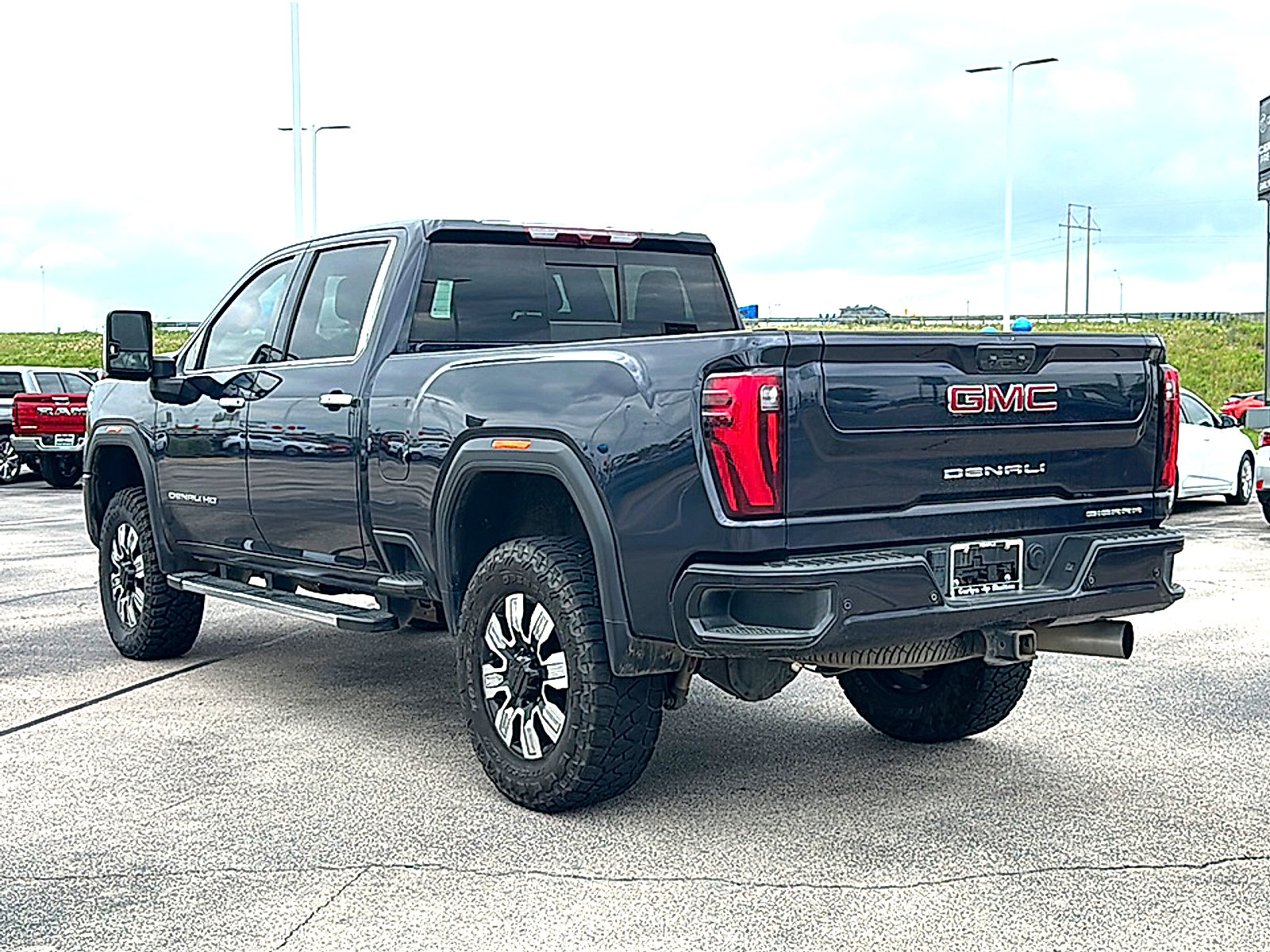 Used 2024 GMC Sierra 2500 Denali AWD/4WD image 7