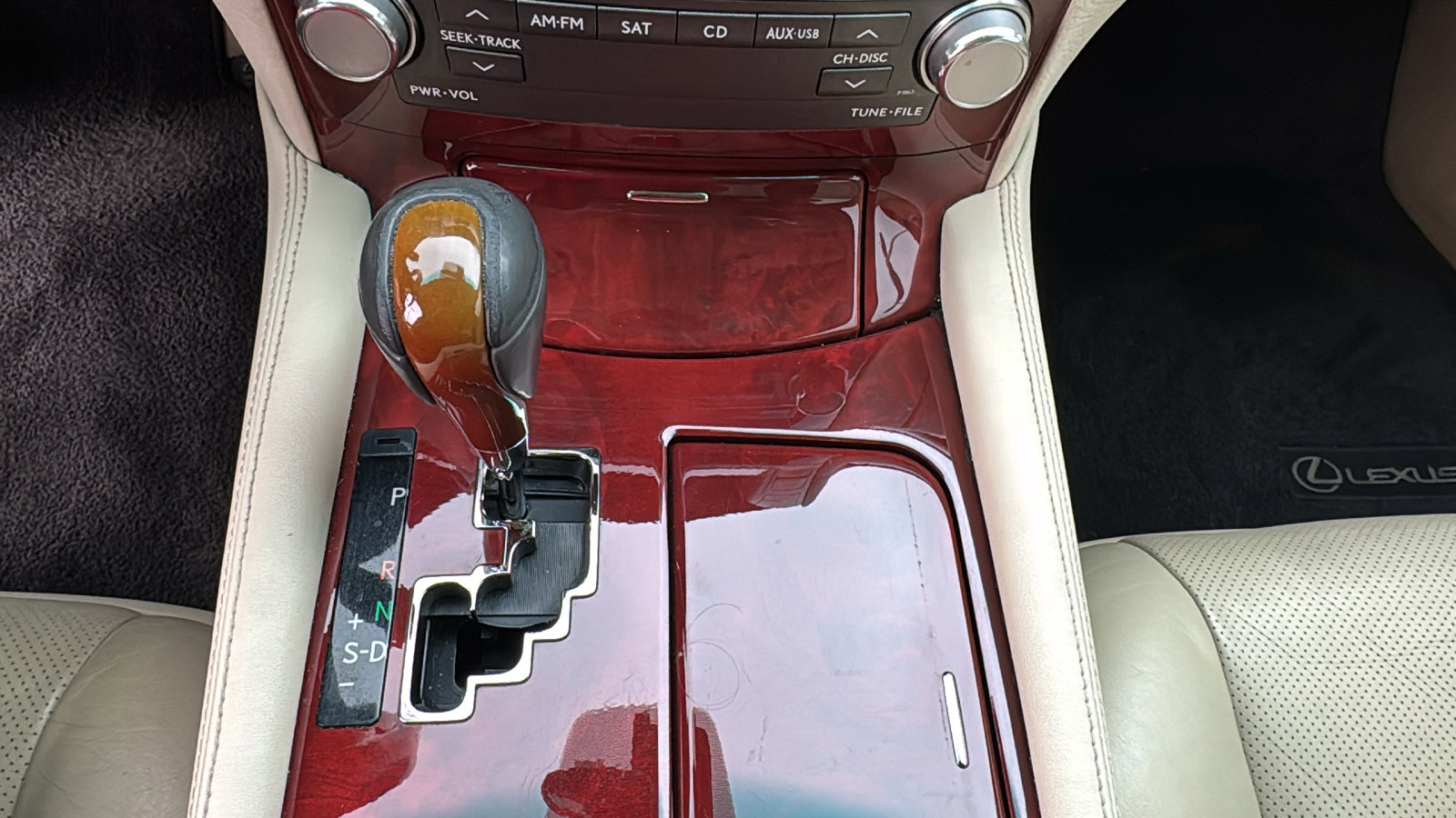 Used 2011 Lexus LS 460 w/ Comfort Pkg image 21