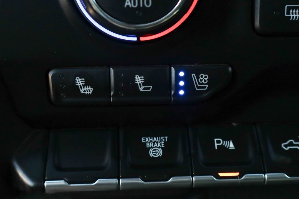 Used 2021 Chevrolet Silverado 2500 LTZ w/ LTZ Convenience Package image 42