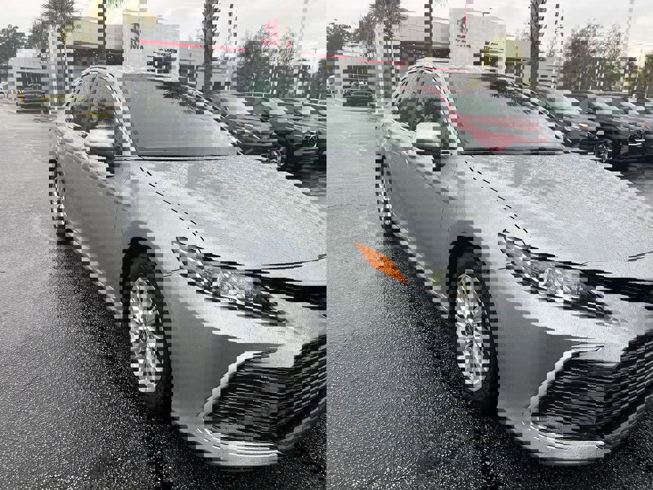 Used 2023 Toyota Camry LE image 2