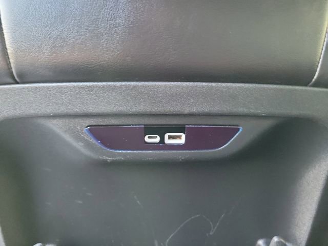 Used 2024 Chrysler Pacifica Touring-L image 13