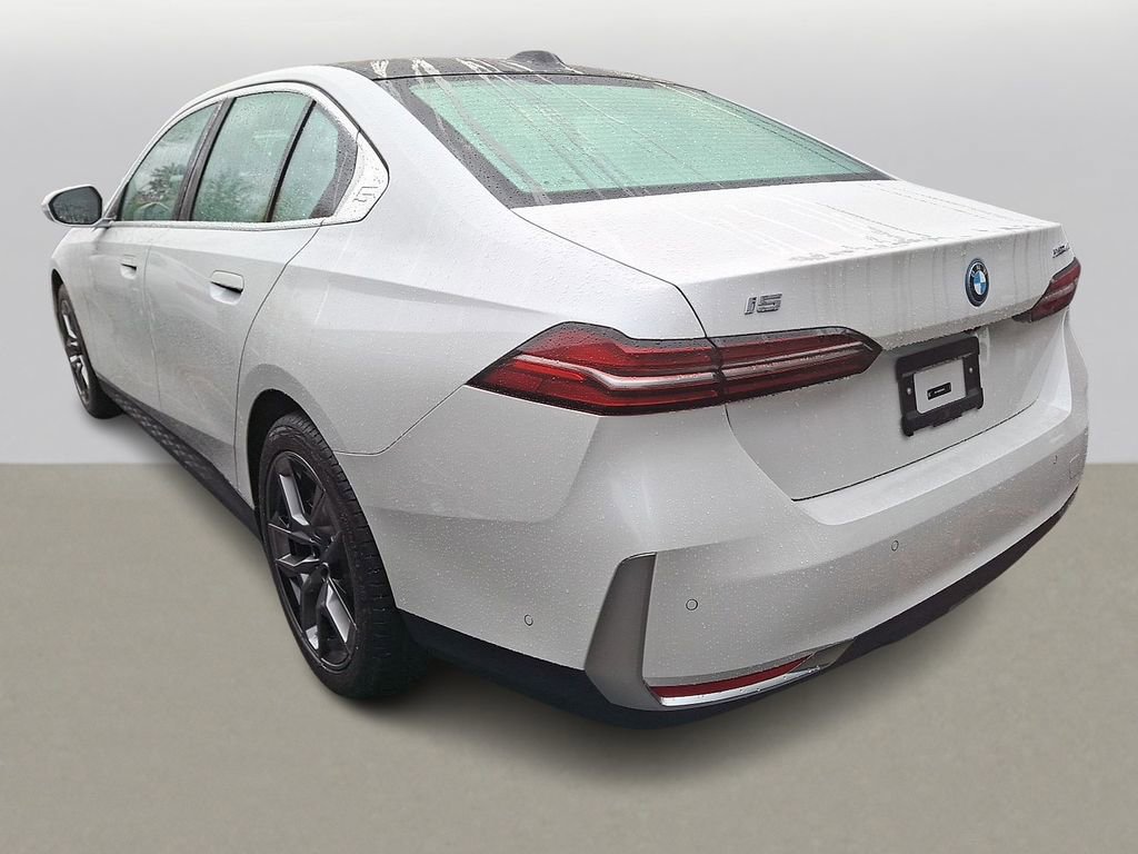 Used 2025 BMW i5 xDrive40 w/ Executive Package image 5