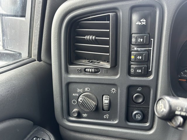 Used 2006 Chevrolet Silverado 2500 LT w/ Snow Plow Prep Package image 22