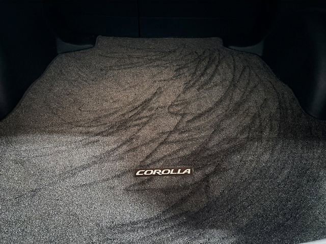 Used 2025 Toyota Corolla LE image 27