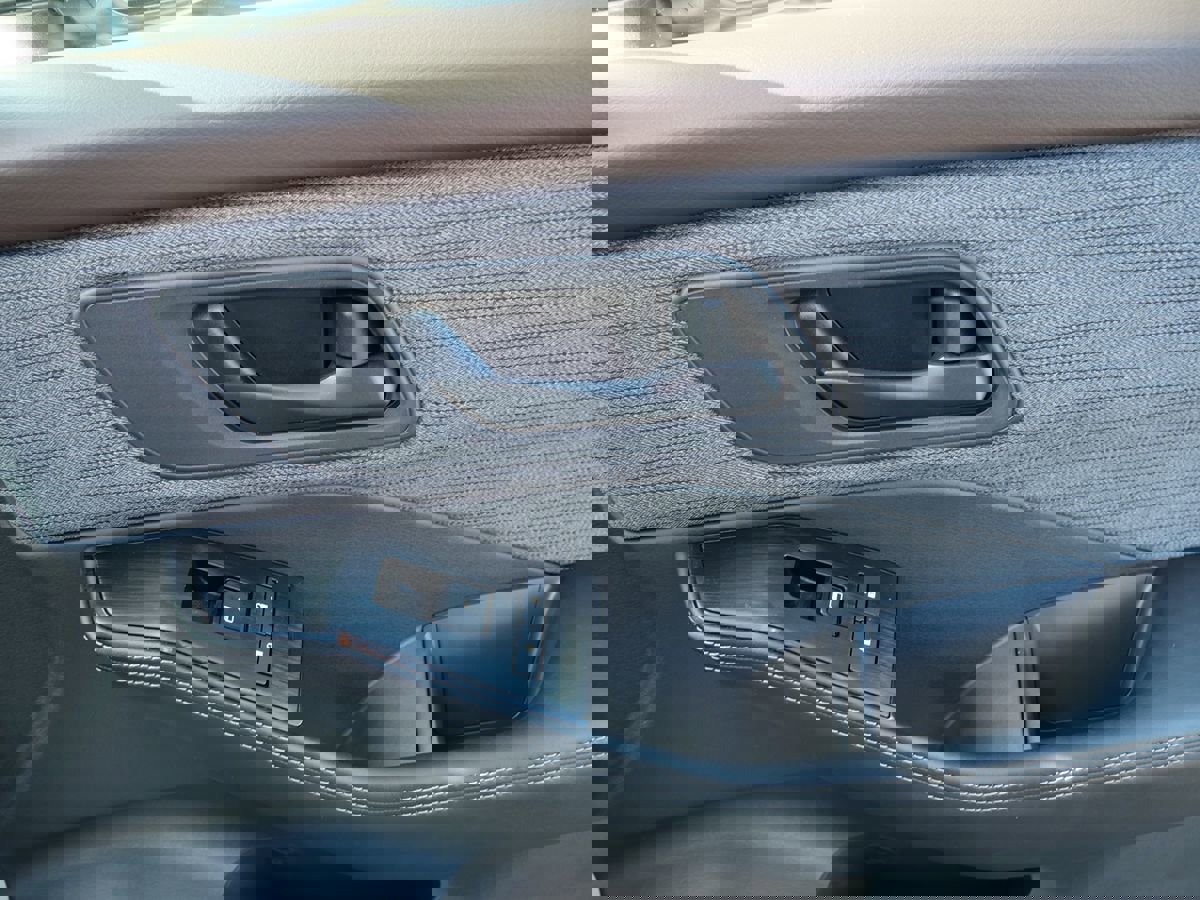 Used 2021 Nissan Rogue S image 19