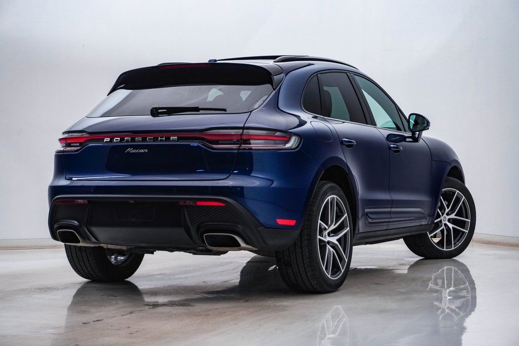 Certified 2025 Porsche Macan image 10