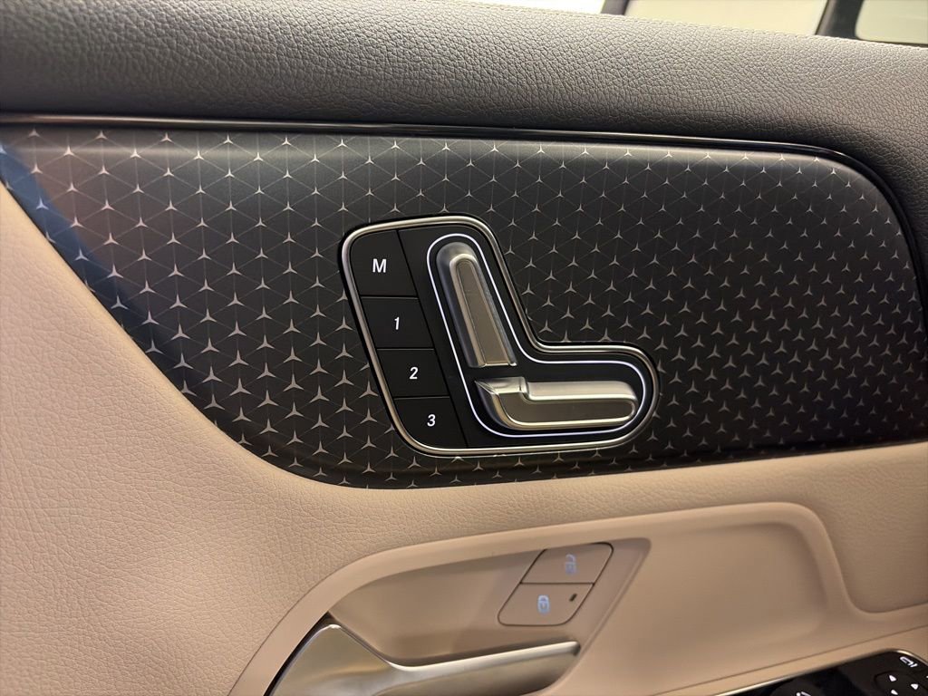 Certified 2025 Mercedes-Benz GLA 250 4MATIC image 18