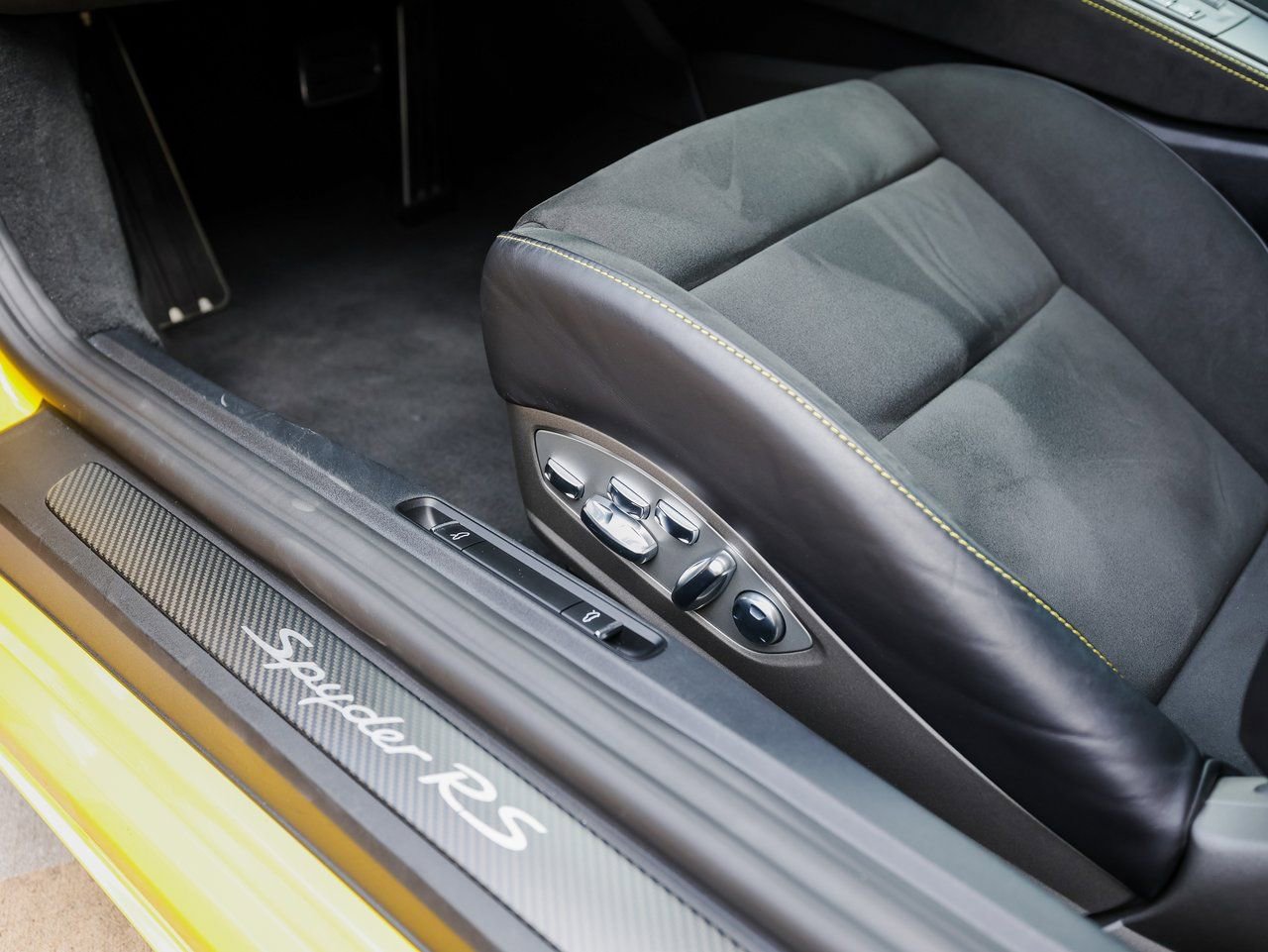 Certified 2024 Porsche 718 Boxster Spyder RS image 14