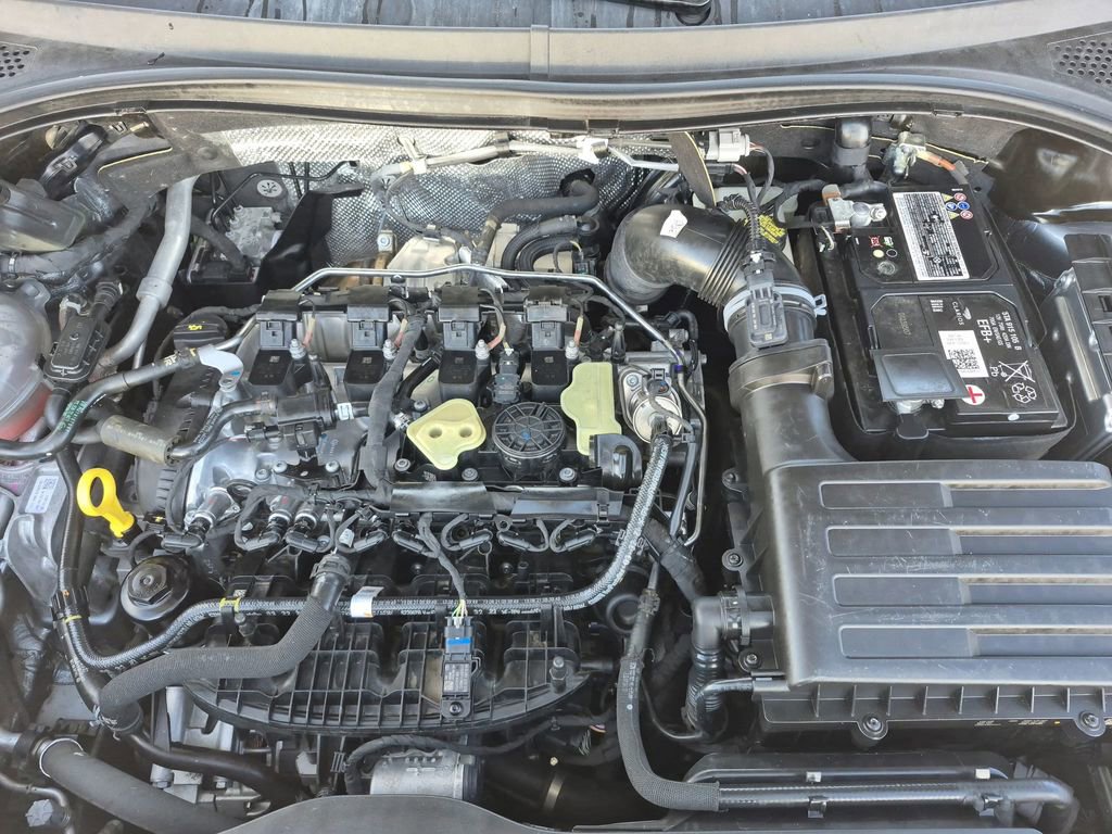 Used 2022 Volkswagen Tiguan SEL R-Line image 17