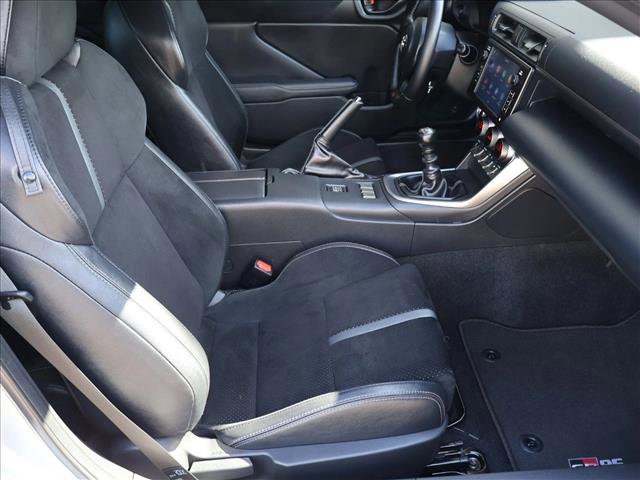 Used 2024 Toyota GR86 Premium RWD image 25