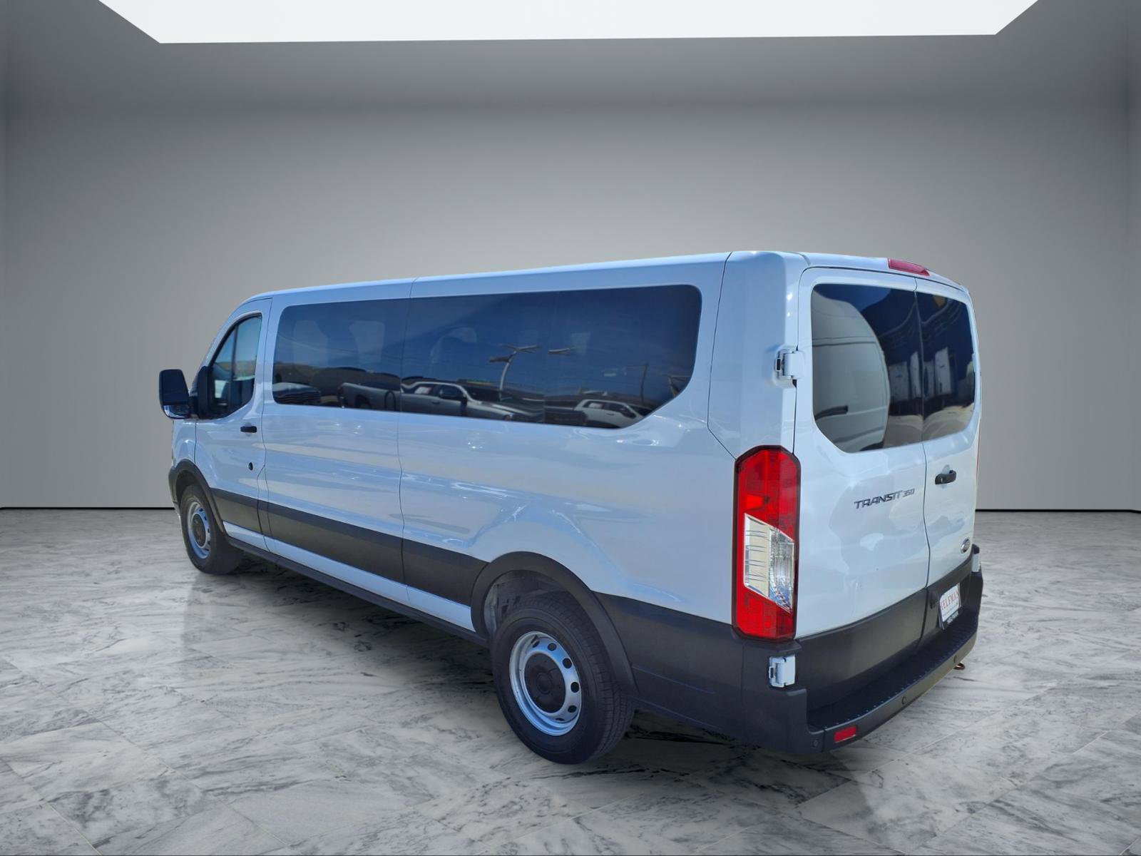 Used 2023 Ford Transit 350 XL image 5
