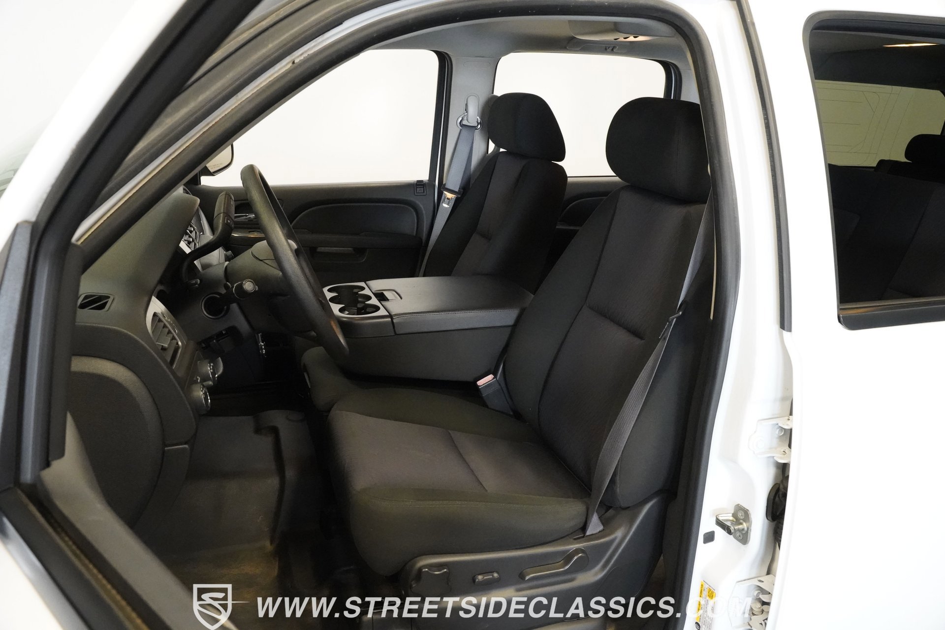Used 2011 Chevrolet Suburban 2500 w/ Skid Plate Package image 39