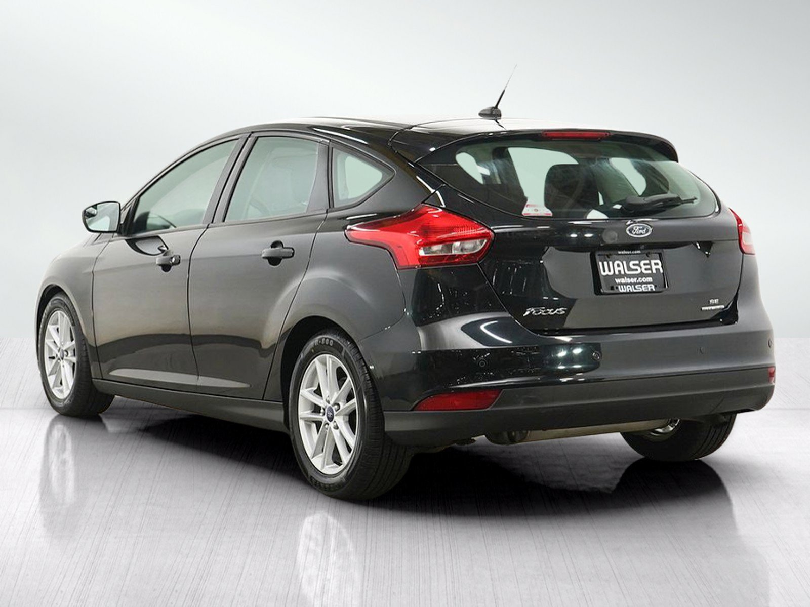 Used 2015 Ford Focus SE FWD image 3